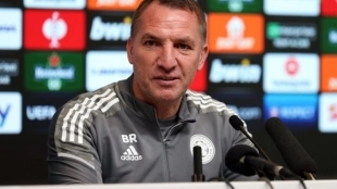 El técnico del Leicester deja claro que el central se queda. Foto: @LCFC