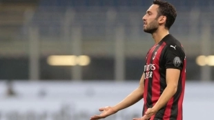 El Atlético de Madrid se une a la puja por Hakan Calhanoglu