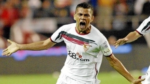 Dani Alves, ex jugador de Sevilla F.C y actual jugador del F.C. Barcelona: Estadio Deportivo.