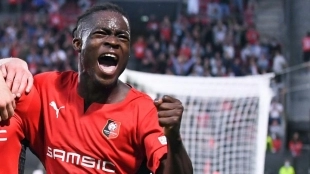 El Liverpool se olvida de Doku y va por la nueva joya del Rennes