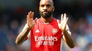 El Arsenal no da por hecho el adiós de Lacazette / Onefootball.com