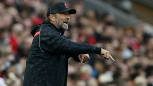 Klopp sigue buscando relevos para su tridente ofensivo. Foto: Getty