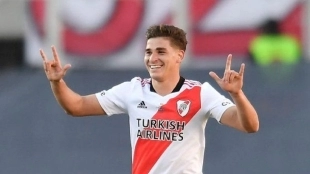 El Manchester City hace oficial el fichaje de Julián Álvarez / Ambito.com