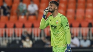 El portero georgiano se quedará en Valencia. Foto: Getty