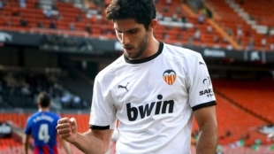 El Valencia pone sus ojos en el Sevilla para sustituir a Gonçalo Guedes / Larazon.es