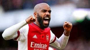 El Arsenal fija el precio de venta de Lacazette con tres equipos de La Liga al acecho 