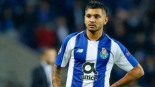 El Atlético de Madrid se interesa en 'Tecatito' Corona