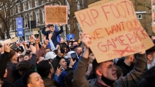 El fútbol siempre será de la gente - Foto: AFP