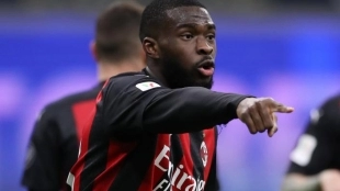 El Milan negocia con el Chelsea para bajar el precio de Tomori