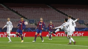 Foto Análisis | Los errores del Barcelona en el gol de Weston McKennie