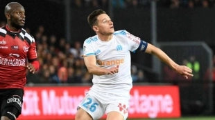 Fuego abierto en la batalla por Thauvin. Foto: AS