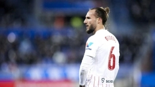 Gudelj rebaja su sueldo para quedarse en el Sevilla - Foto: ABC Sevilla