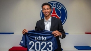 OFICIAL: Hugo Ekitike, nuevo jugador del PSG