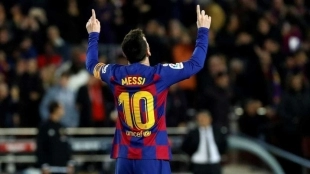 Leo Messi celebra uno de los tantos goles que anotó con la elástica del FC Barcelona. Foto: RTVE