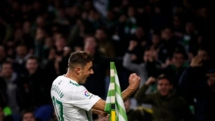 Joaquín cierra su renovación con el Real Betis