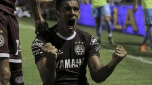José Sand ya es historia del fútbol argentino. Foto: Scoopnest