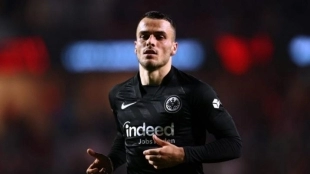 El Eintracht de Frankfurt fija el precio de venta de Filip Kostic