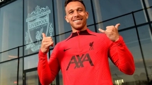 La curiosa opción de compra que tiene el Liverpool por Arthur Melo / Theguardian.com