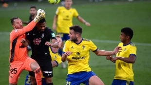 El Cádiz cuenta con un portero ‘top’. Foto: El País