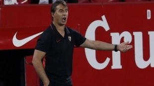 El técnico español tiene claro con quién cuenta y con quién no. Foto: Getty