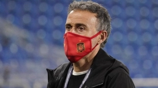Los inventos  y errores de Luis Enrique complican a España
