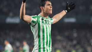 Aissa Mandi podría salir del Real Betis este próximo verano "Foto: El Desmarque"