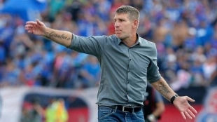 Palermo se ofrece para volver a los banquillos