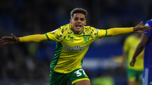 El Manchester United vigila la situación de Max Aarons