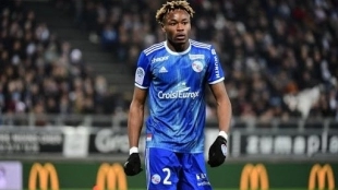 Nuevo derbi entre Betis y Sevilla por el fichaje de Mohamed Simakan