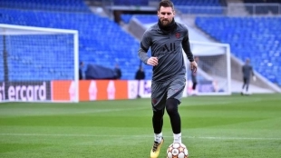 Leo Messi prefiere esperar y seguirá en el PSG. Foto: @PSG_Inside