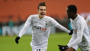 El AC Milan se une a la puja por Florian Neuhaus