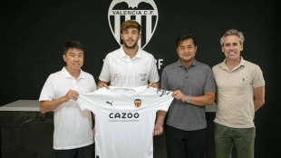 El gallego vestirá la camiseta ché una temporada. Foto: @ValenciaCF