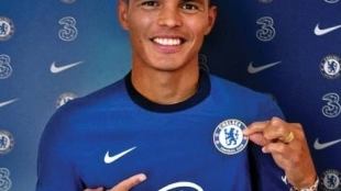 Oficial: Thiago Silva nuevo jugador del Chelsea / chelseafc.com