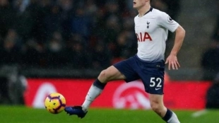 OFICIAL: El Tottenham renueva a Oliver Skipp