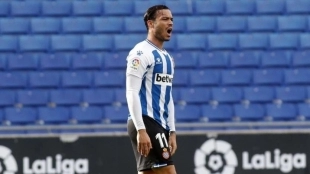 Raúl de Tomás es uno de los delanteros más pretendidos por media liga.