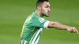 El Betis, muy cerca de cerrar la renovación de Víctor Ruiz "Foto: Mundo Deportivo"