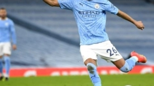 El Manchester City avanza en la renovación de Riyad Mahrez "Foto: Fichajes"