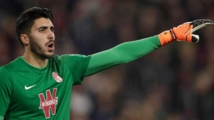 Rui Silva se le escapa al Betis / Eldesmarque.com