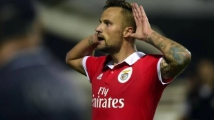 Seferovic, el elegido para la delantera del Sevilla / Twitter