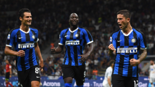 Un descarte del Inter para la medular del Real Betis