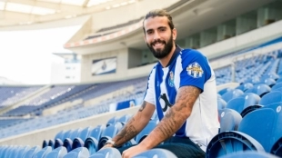 Sergio Oliveira, petición de José Mourinho a la Roma / FCporto.pt