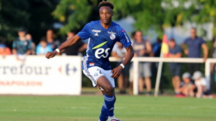 Mohamed Simakan, el nuevo central que entra en la mira del Milan