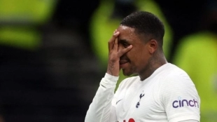 Steven Bergwijn se aleja del Ajax de Ámsterdam "Foto: AS"