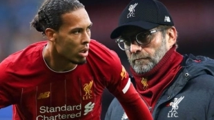 Las alternativas a coste cero para la defensa del Liverpool. Foto: Daily Express