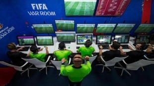 El VAR entrará en una nueva liga en 2021. Foto: xataka.com