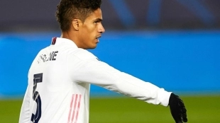 Vuelven a la carga por Varane. Foto: le10sport.com