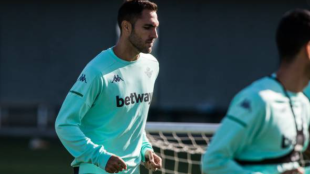 Víctor Ruiz ya negocia su renovación con el Real Betis "Foto: ABC de Sevilla"