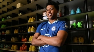 OFICIAL: Andrey Santos, nuevo jugador del Chelsea