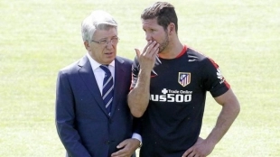 Enrique Cerezo y el Cholo Simeone dialogan. Foto: Marca