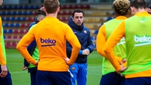 Xavi tiene al central perfecto en el equipo. Foto: @FCBarcelona
